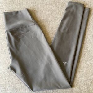 Alo Yoga High-Waist Airlift Legging